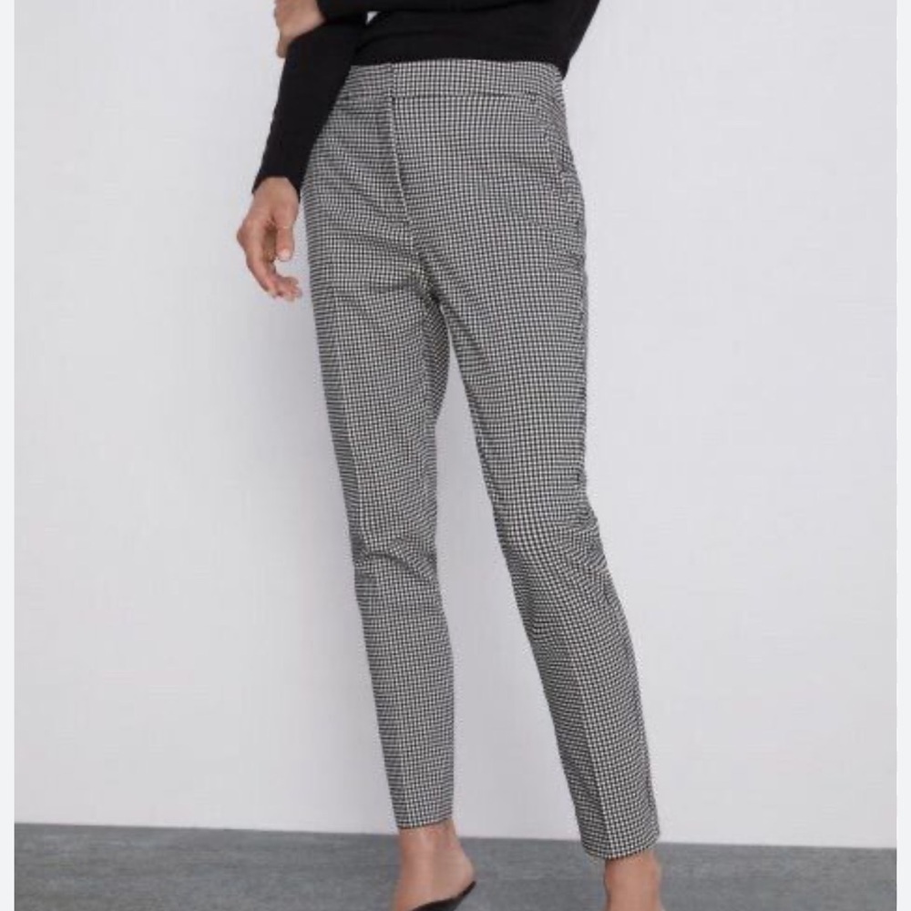 Zara Women’s Black and White Patterned Dress Pants